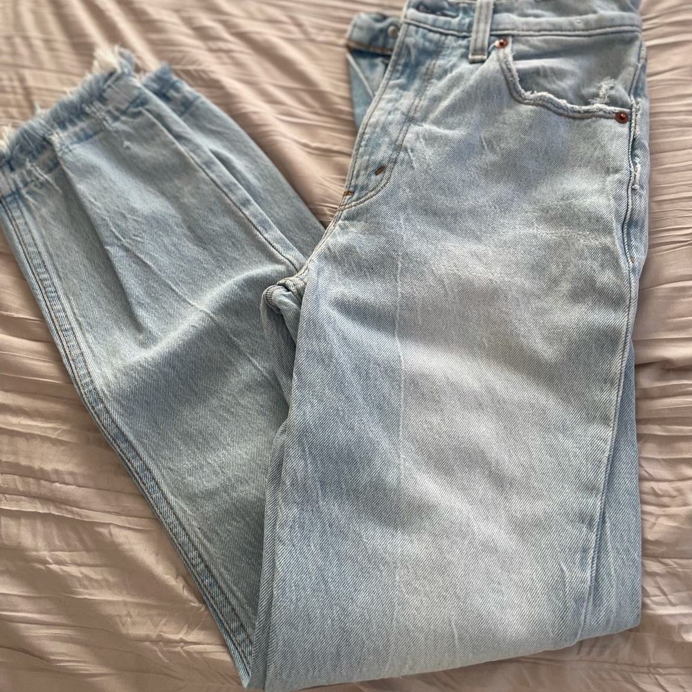 Abrecrombie High-rise mom jeans